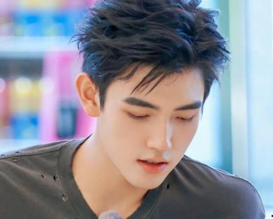 张婧仪爆料陈飞宇发视频,揭秘娱乐圈背后的真相 第3张 张婧仪爆料陈飞宇发视频,揭秘娱乐圈背后的真相 第3张